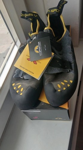 Sportiva tarentula climbing - la,